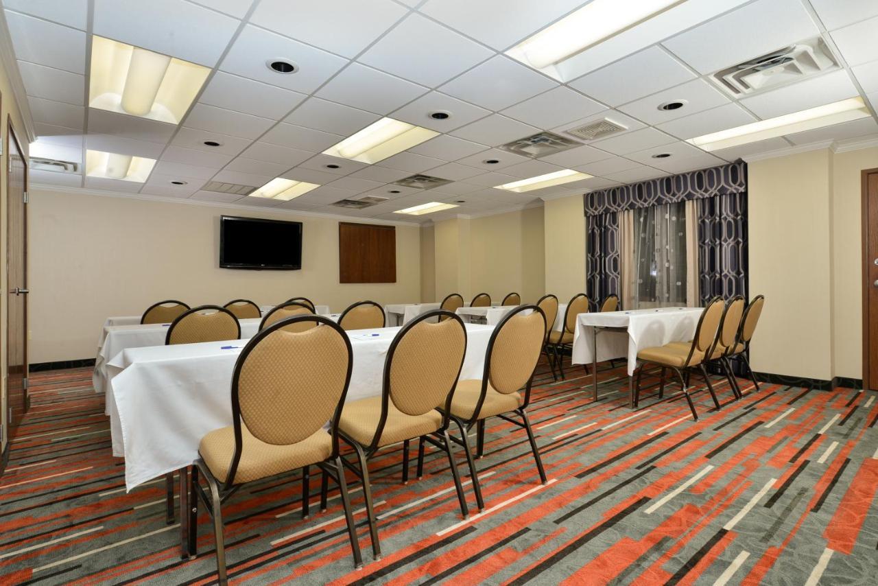 Holiday Inn Express Boston-Milford By Ihg Exterior foto