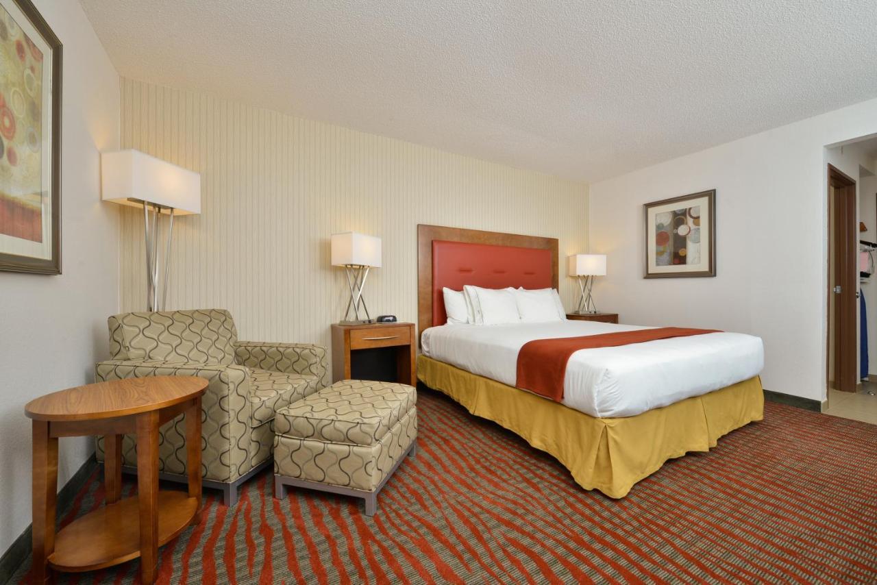 Holiday Inn Express Boston-Milford By Ihg Exterior foto