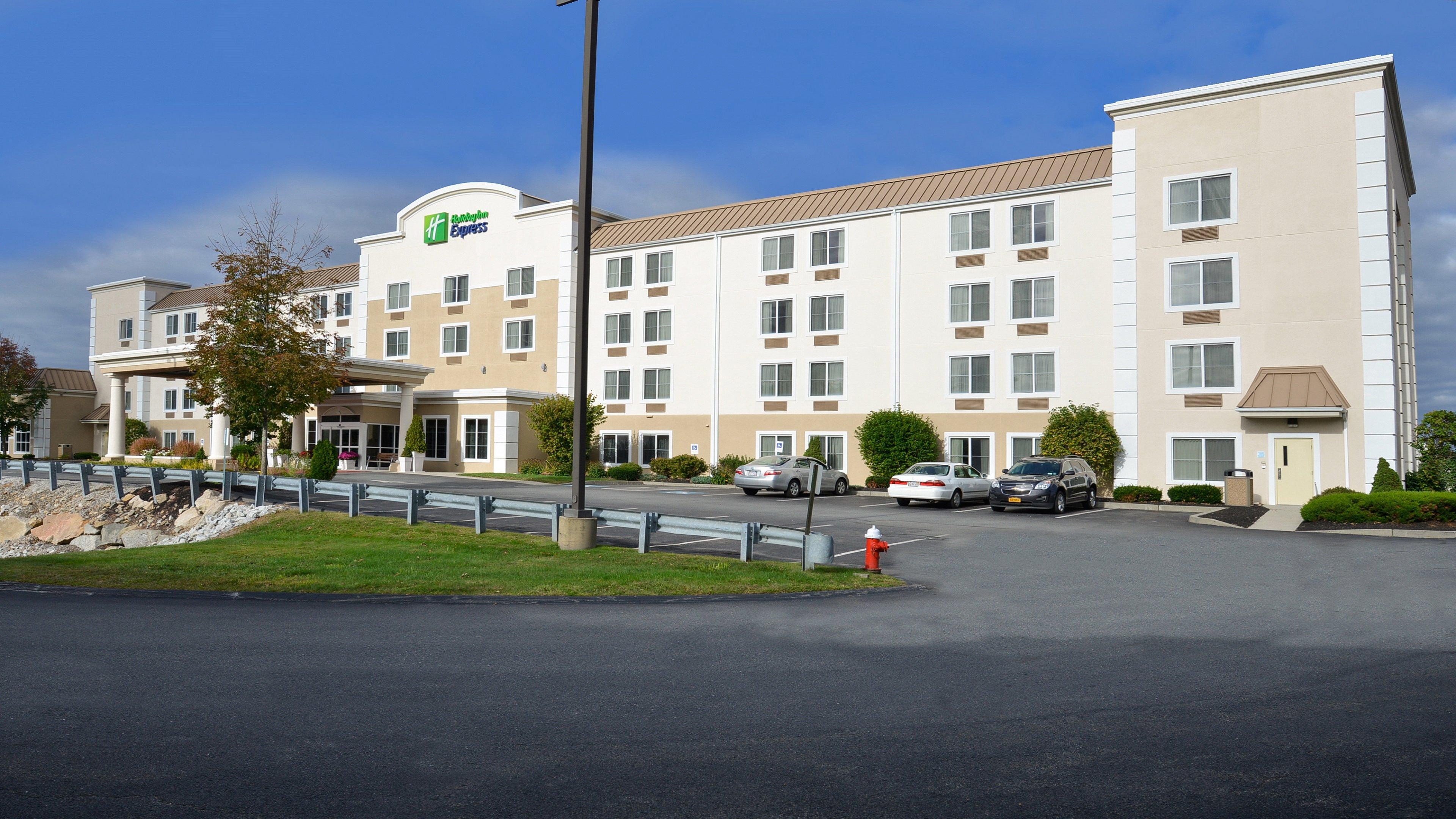 Holiday Inn Express Boston-Milford By Ihg Exterior foto